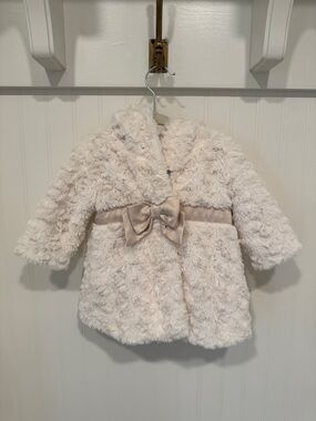 Kids Cream Faux Fur Bow-Accent Coat
